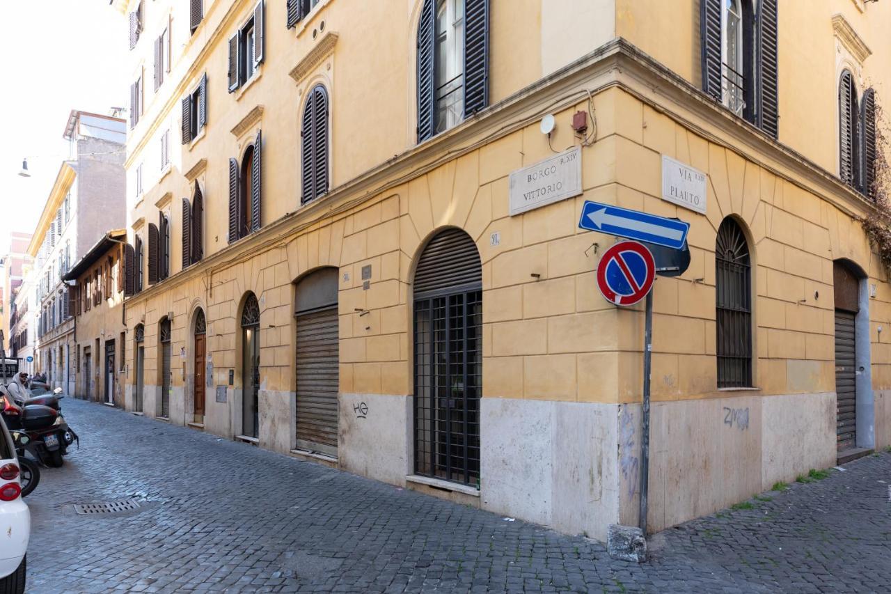 Borgo Vittorio St. Peter Apartments Рим Екстериор снимка